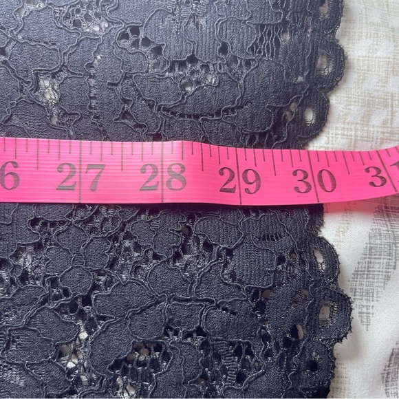 Express Women’s Green Black Lace Trim Bodycon knit Midi Sweater skirt in Size L - Picture 8 of 8